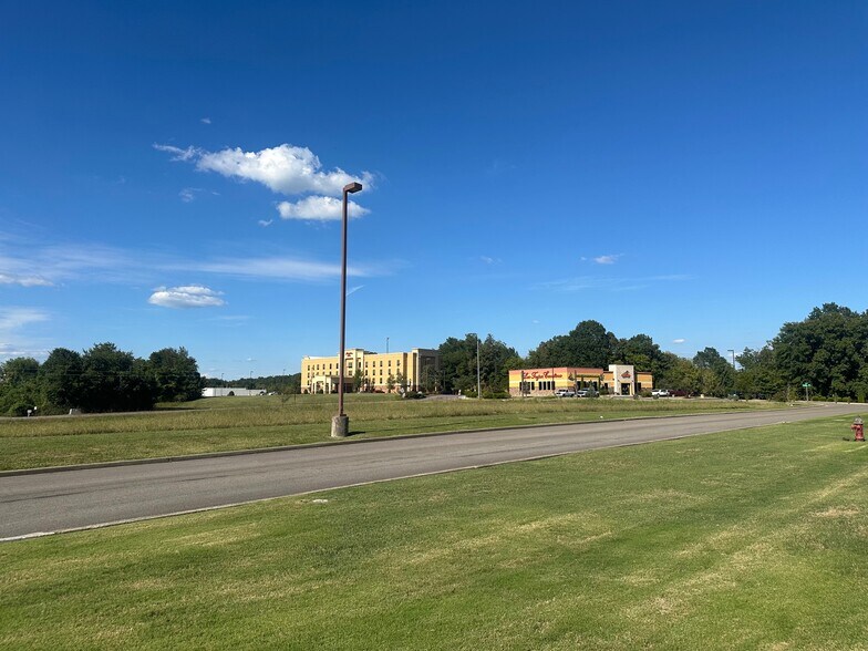 More Photos Of 1236 Huntsville Hwy, Fayetteville Land For Sale