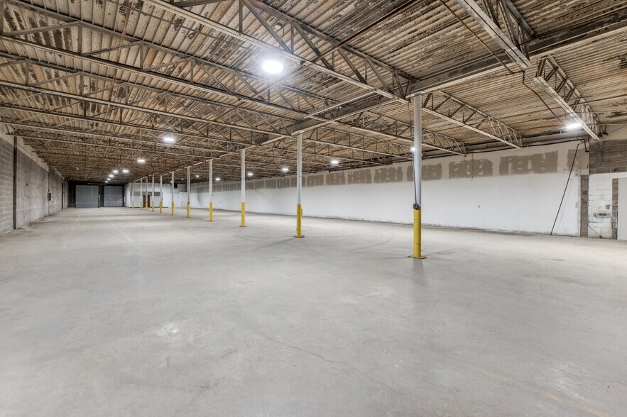 More Photos Of 8230-8238 Lovett Ave, Dallas Warehouse For Lease