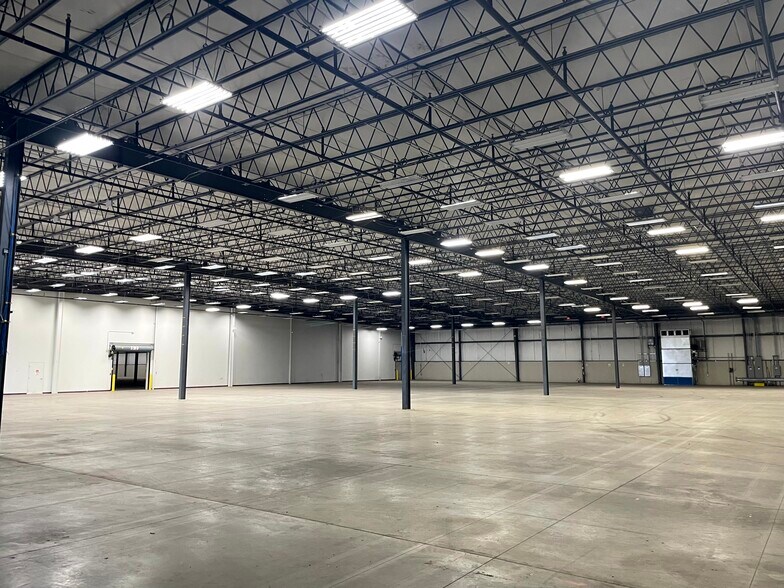More Photos Of 600 N Stolle Ave, Sidney Manufacturing For Lease