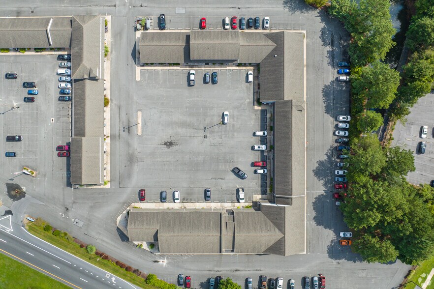 More Photos Of 20163 Office Cir, Georgetown Office For Lease