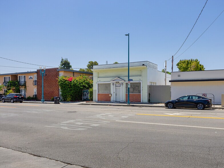 More Photos Of 10746 Magnolia Blvd, North Hollywood Medical For Sale