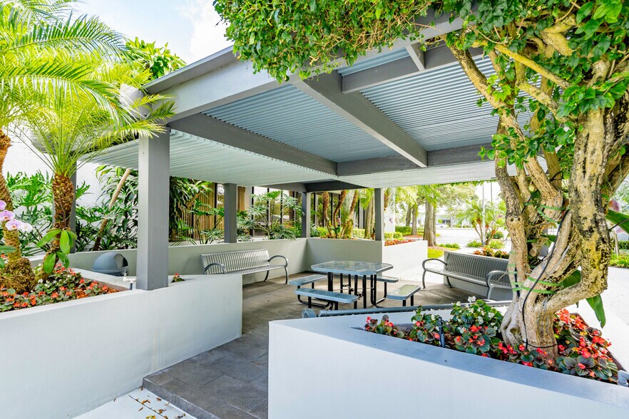 More Photos Of 2841 W Cypress Creek Rd, Fort Lauderdale Medical For Lease