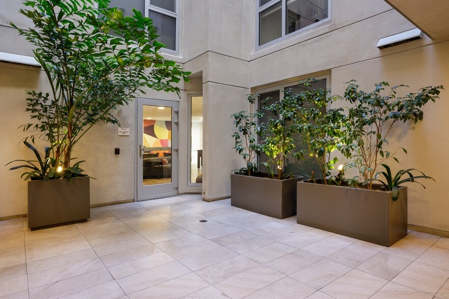 More Photos Of 12035 Wilshire Blvd, Los Angeles Apartments For Lease
