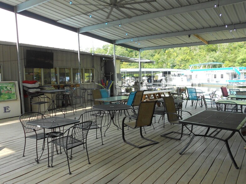 More Photos Of 234 Homestead Ln, Lancaster Marina For Sale