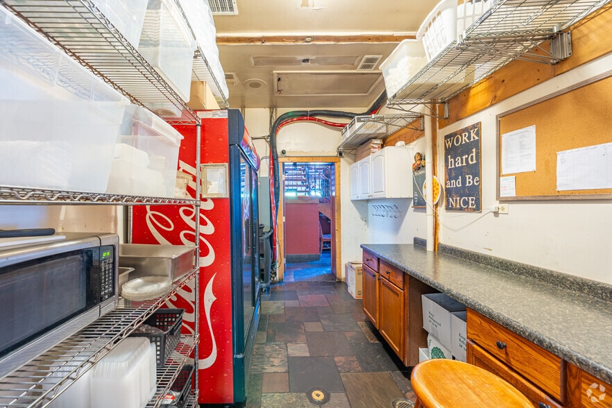 More Photos Of 7680 Grand Ave, Gurnee Restaurant For Sale