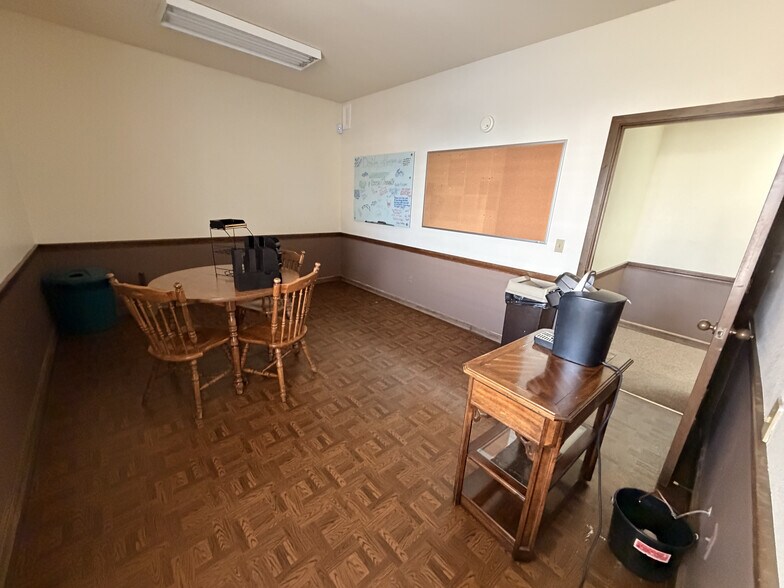 More Photos Of 1913 S Elliott St, Pryor Bank For Sale