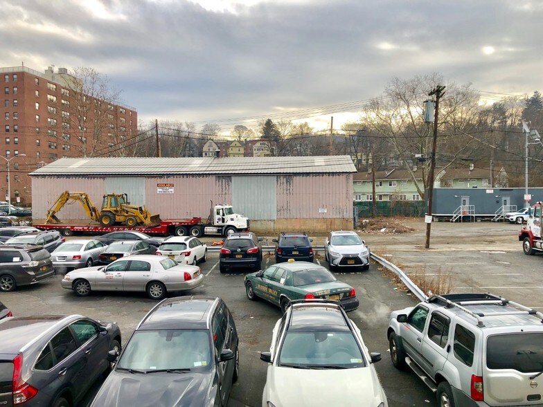More Photos Of 29 S Depot Plz, Tarrytown Warehouse For Lease