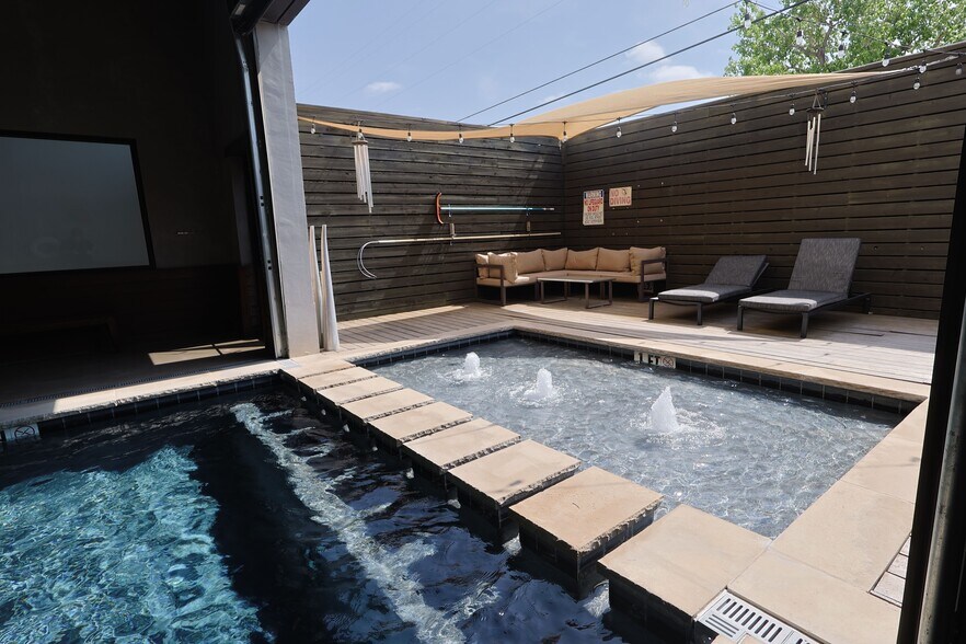 More Photos Of 155 Oak Lawn Ave, Dallas Loft Creative Space For Lease