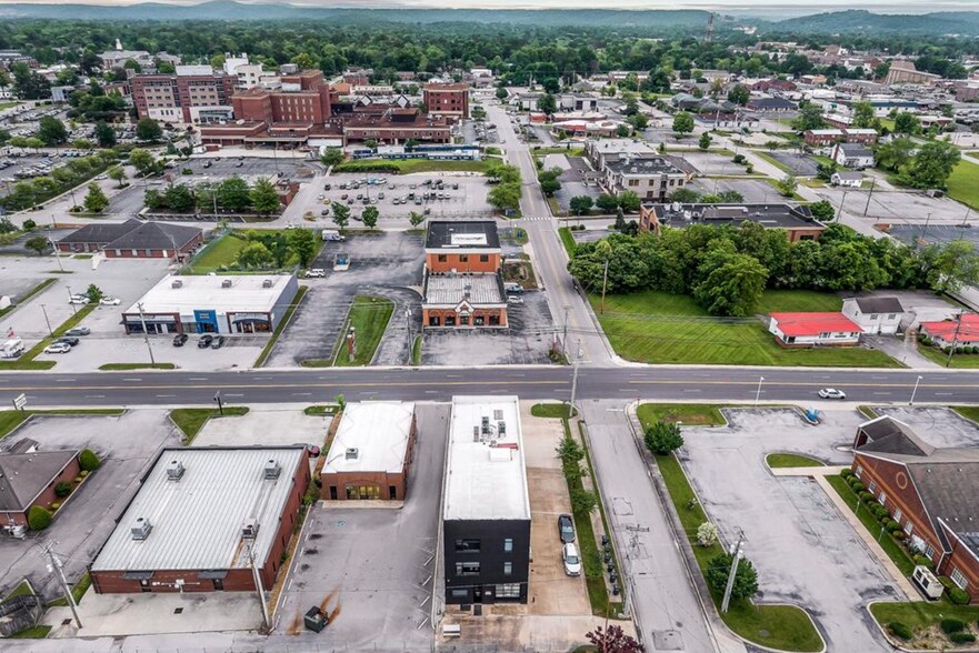 More Photos Of 404 N Willow Ave, Cookeville Office For Sale