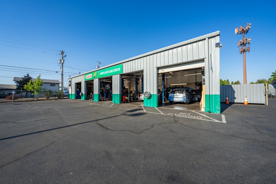 More Photos Of 3311 Biddle Rd, Medford Auto Repair For Sale