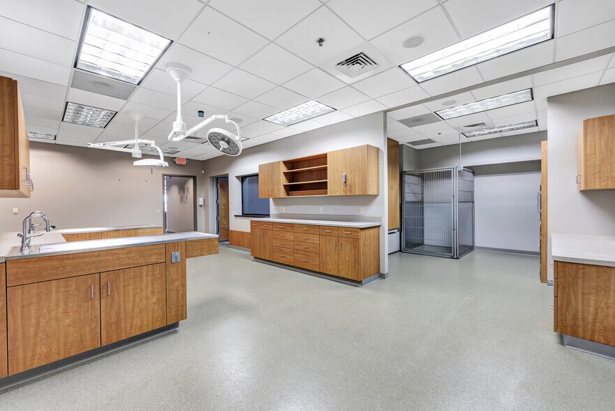 More Photos Of 2141 Lime Kiln Rd, Green Bay Medical For Sale