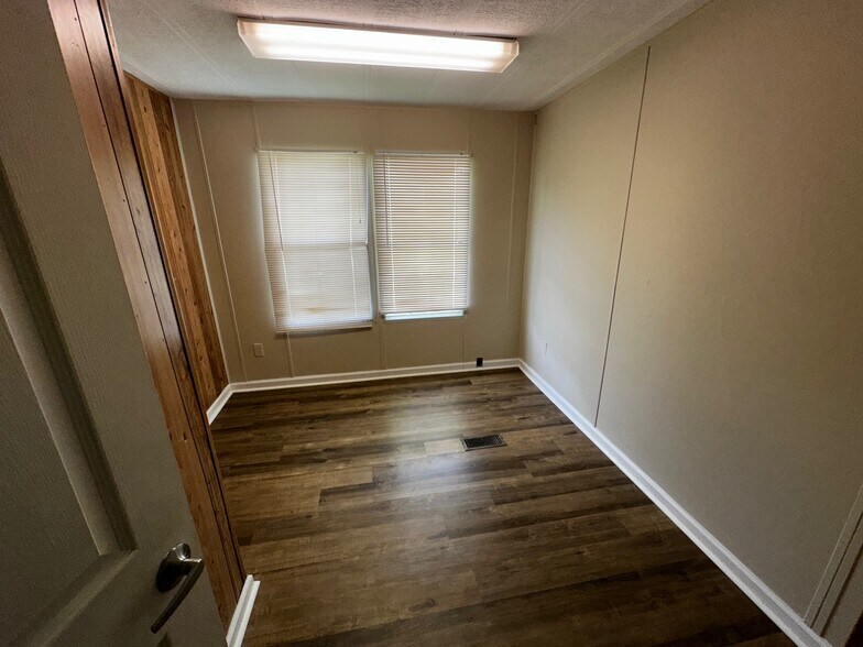 More Photos Of 2820 Gray Hwy, Macon-Bibb Freestanding For Lease