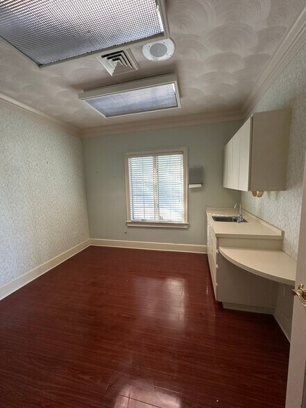 More Photos Of 1005 Pinellas St, Clearwater Medical For Lease