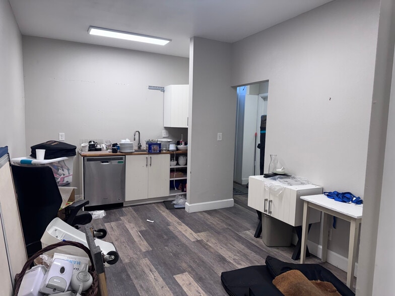 More Photos Of 4008 NE Martin Luther King Jr Blvd, Portland Serviced Offices For Sale