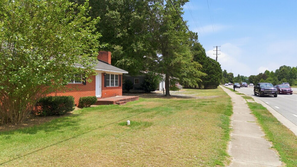 More Photos Of 2028 N Broad St, Fuquay Varina Land For Sale