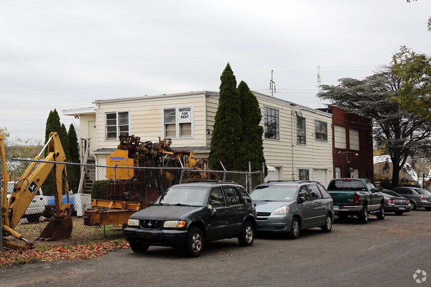 Primary Photo Of 39 Hubbell St, Bridgeport Flex For Lease