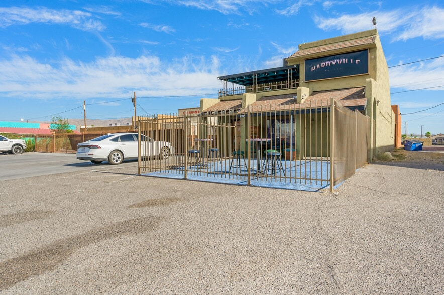More Photos Of 877 Hancock Rd, Bullhead City Bar For Sale
