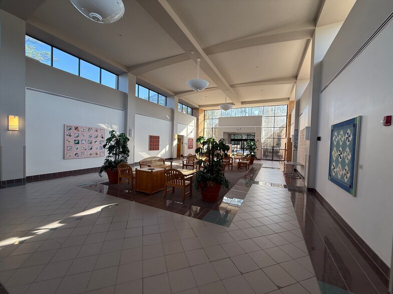 More Photos Of 922 E Call St, Starke Hospital For Lease