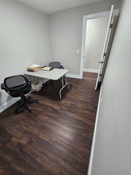 More Photos Of 1615 Remount Rd, Charleston Office Residential For Lease