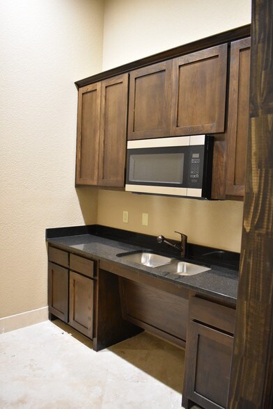 More Photos Of 5899 Preston Rd, Frisco Medical For Lease