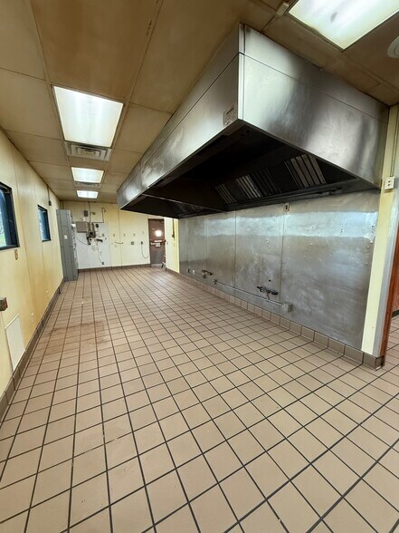 More Photos Of 276 W Henderson Ave, Porterville Restaurant For Lease