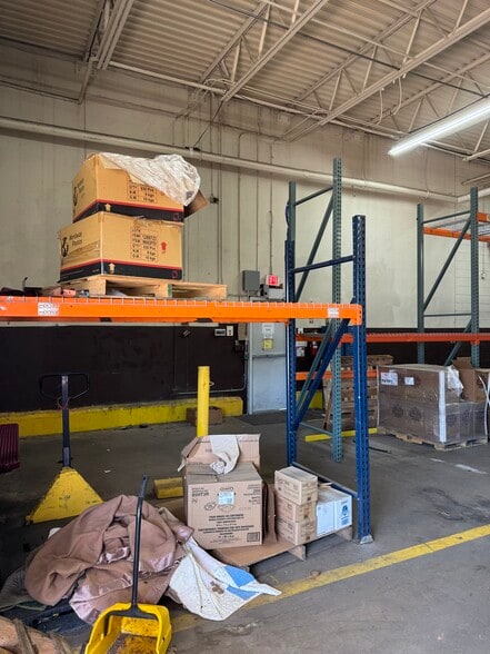 More Photos Of 8716 SE 15th St, Oklahoma City Distribution For Sale