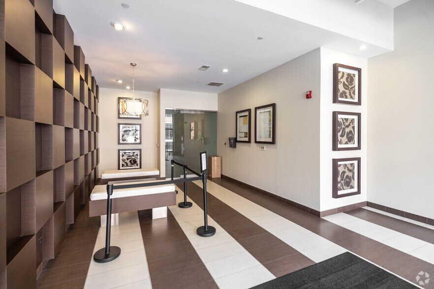 More Photos Of 239 E Chicago St, Milwaukee Apartments For Lease