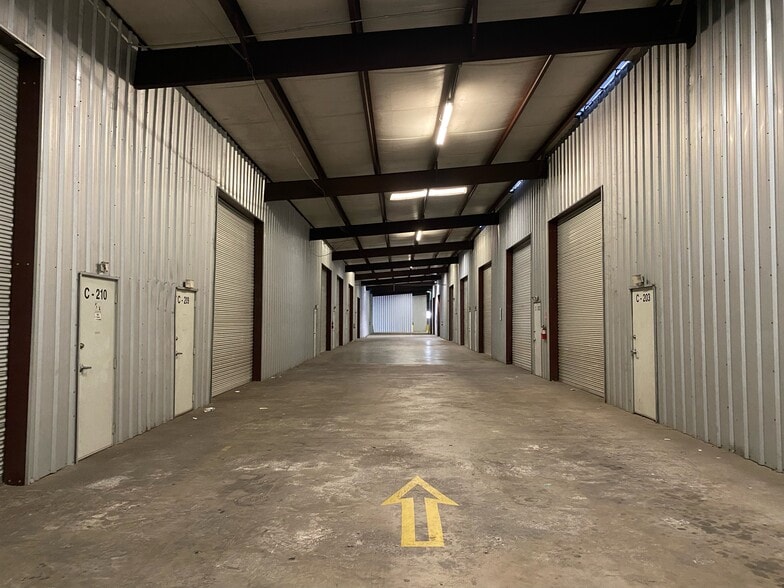 More Photos Of 16261 Hollister St, Houston Unknown For Lease