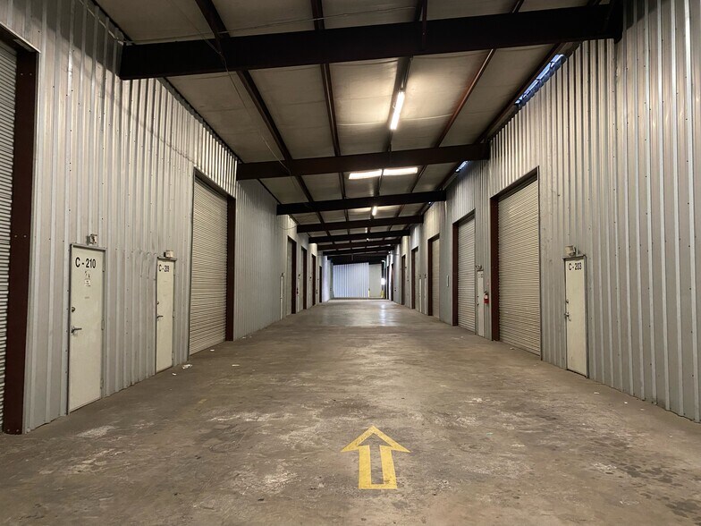 More Photos Of 16261 Hollister St, Houston Unknown For Lease