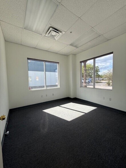 More Photos Of 8251-8259 Blaikie Ct, Sarasota Light Manufacturing For Lease