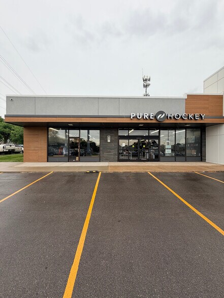 Primary Photo Of 9537-9573 W 87th St, Overland Park Unknown For Lease