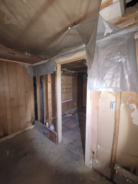 More Photos Of 1823 W 8th St, Muncie Multifamily For Sale