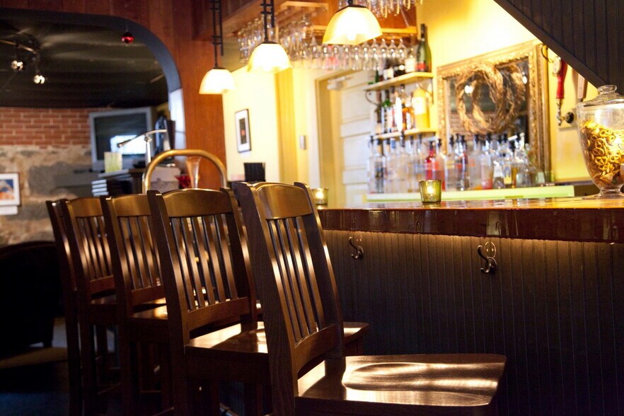 More Photos Of 548 Main St, Fryeburg Hotel For Sale