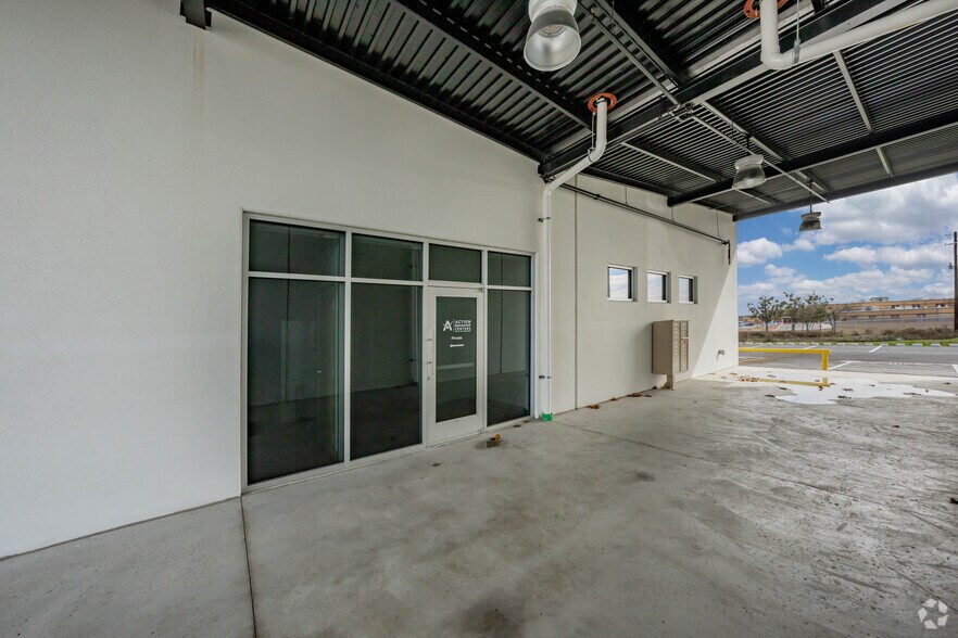 More Photos Of Old FM Hwy 471 & Sawmill Grade, San Antonio Unknown For Lease