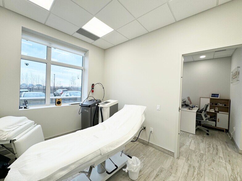 More Photos Of 200 Cachet Woods Crt, Markham Office For Sale