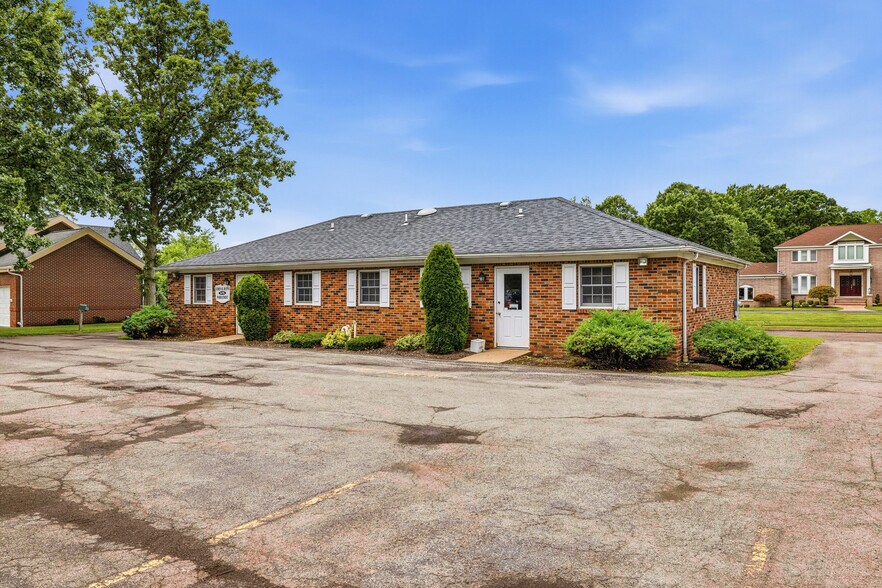 More Photos Of 690 Davison Rd, Lockport Office For Sale