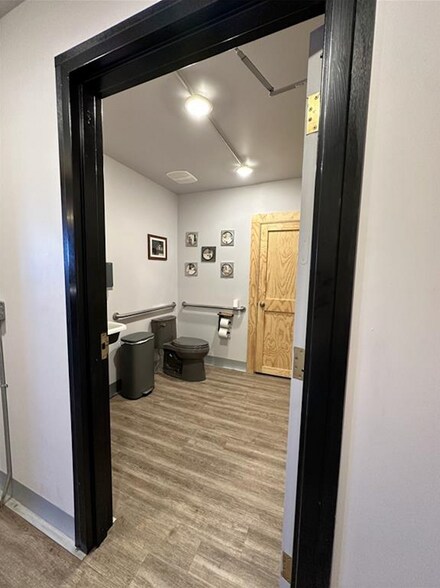 More Photos Of 1000 Tinsman Ave, Trenton Freestanding For Sale