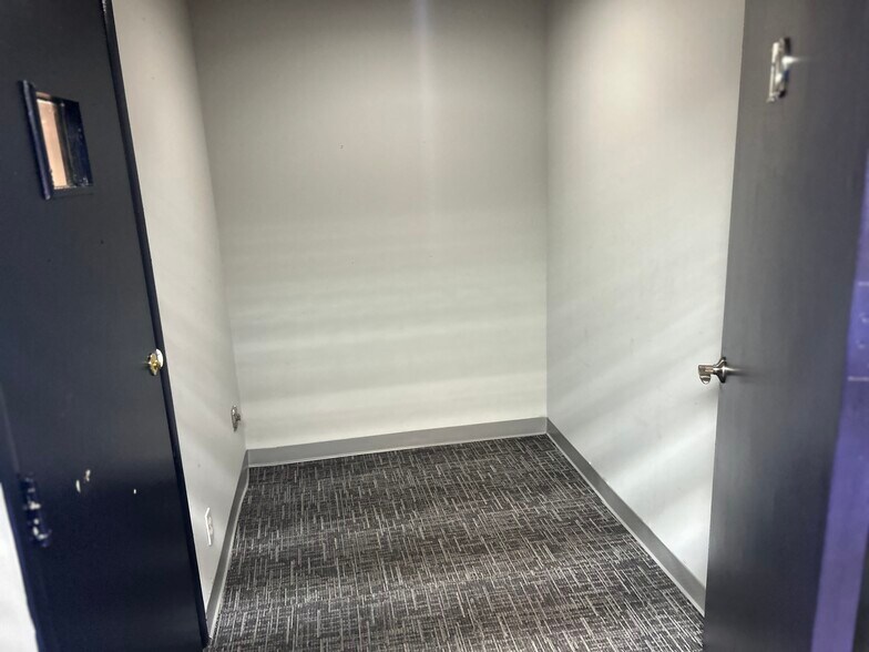 More Photos Of 4121-4141 NW 5th St, Plantation Medical For Sale