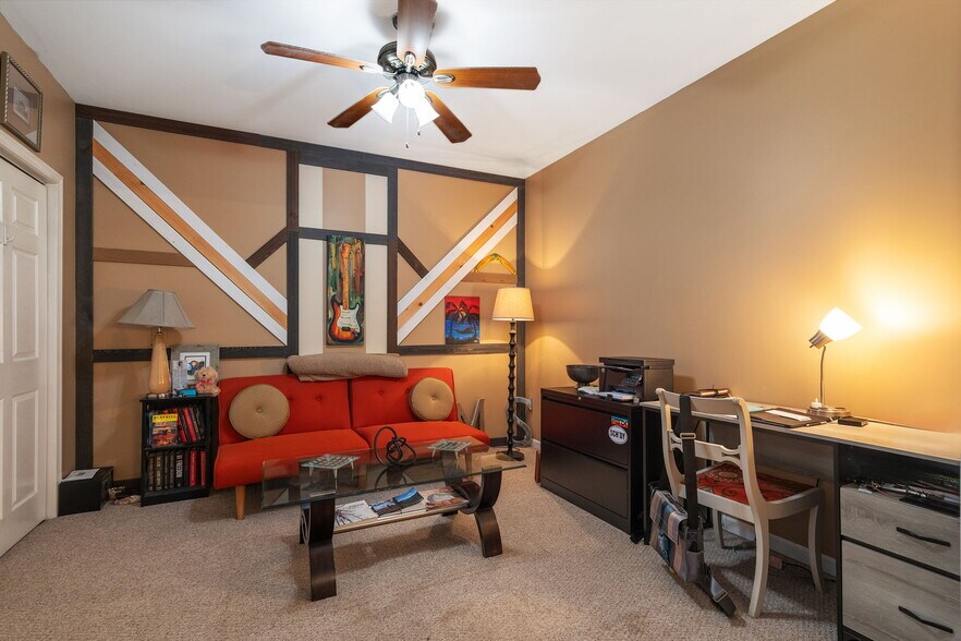 More Photos Of 140 Clinton St, Schenectady Storefront Retail Residential For Lease