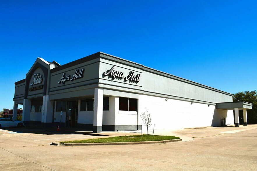More Photos Of 2090 E Arapaho Rd, Richardson Freestanding For Sale
