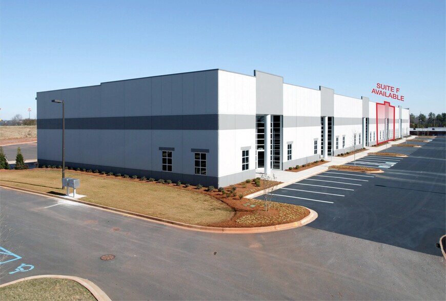 Primary Photo Of 140 Congress Blvd, Duncan Service For Lease