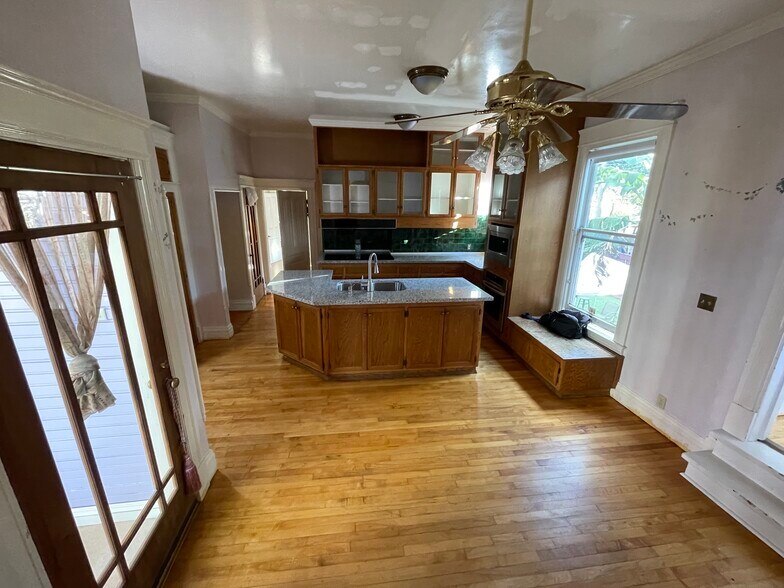 More Photos Of 1412 20th St, Sacramento Daycare Center For Sale