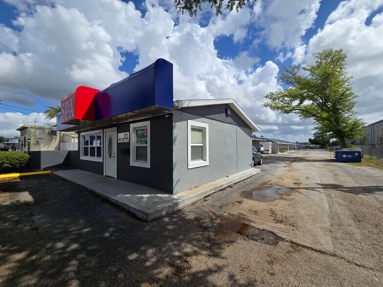 More Photos Of 11151 66th St N, Largo Office For Lease