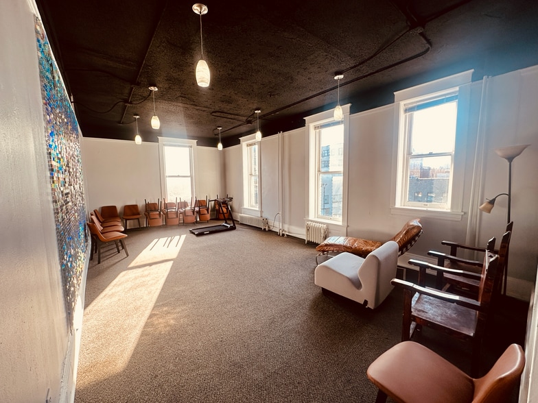 More Photos Of 124 E Fulton St, Grand Rapids Office For Lease