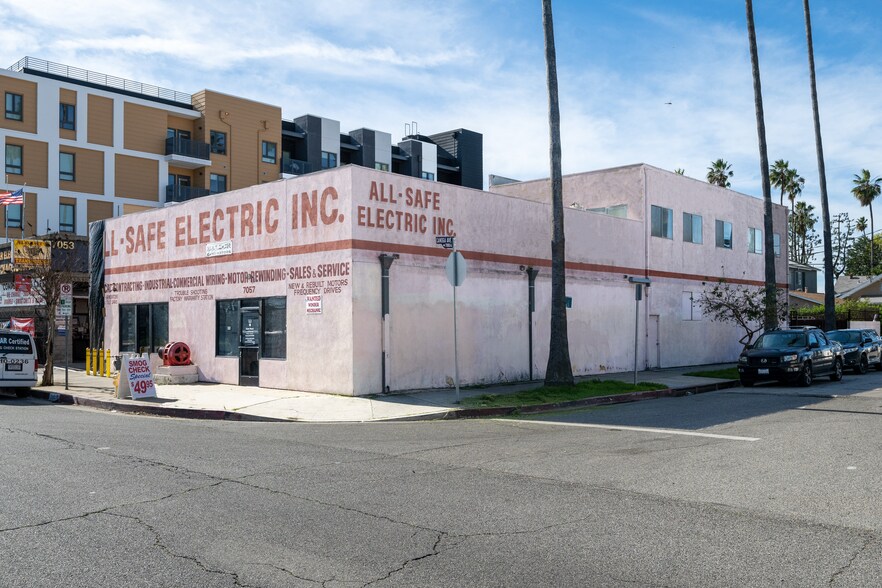 Primary Photo Of 7057 Canoga Ave, Canoga Park Freestanding For Sale