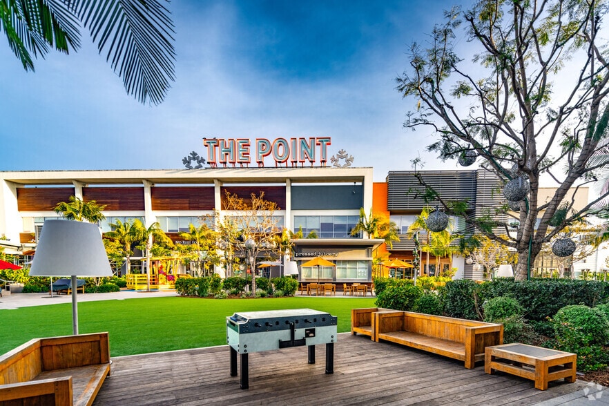 More Photos Of 830 S Pacific Coast Hwy, El Segundo Storefront Retail Office For Lease