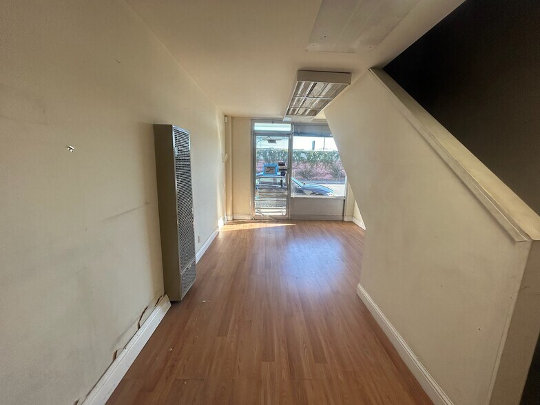 More Photos Of 153-175 N Amphlett Blvd, San Mateo Warehouse For Lease
