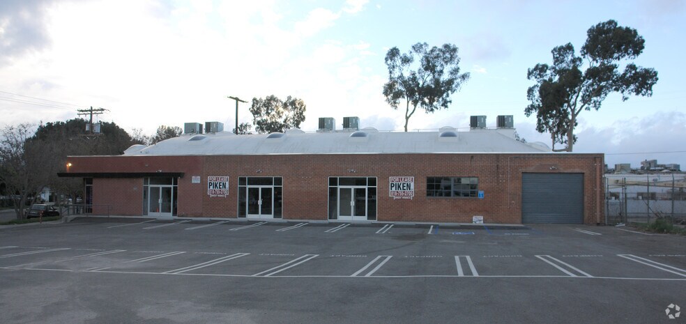 More Photos Of 5543 Riverton Ave, North Hollywood Flex For Lease