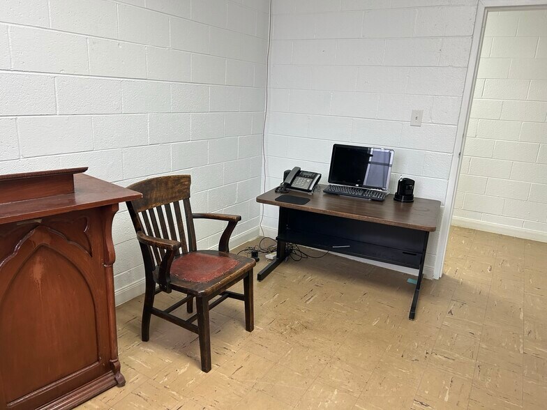 More Photos Of 2380 Bell Arthur, Bellarthur Religious Facility For Sale