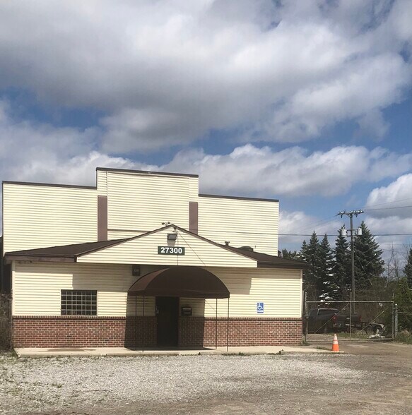 More Photos Of 27300 Ecorse Rd, Taylor Warehouse For Lease